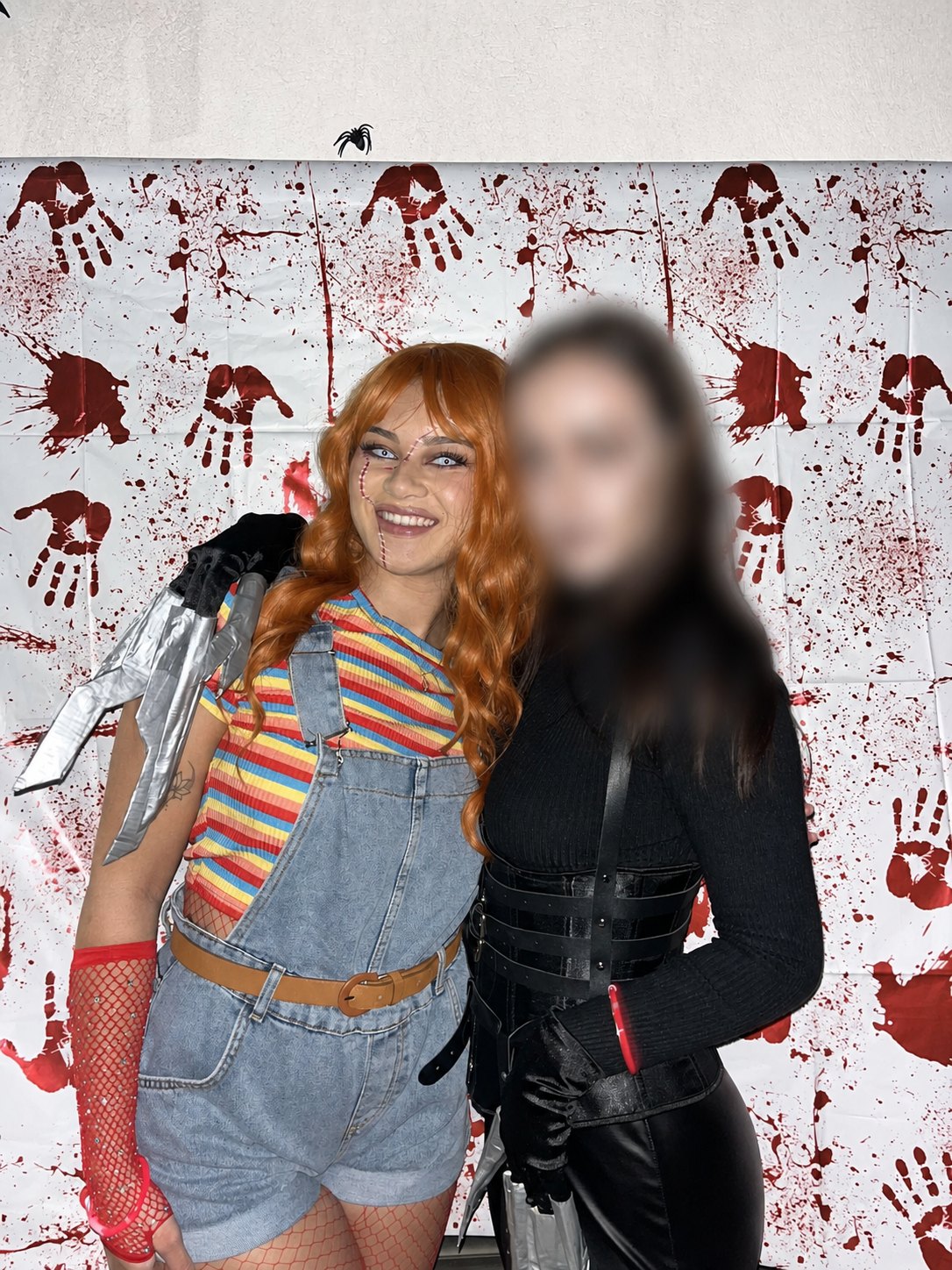 Soirée Halloween organisée, invitée anonymisée